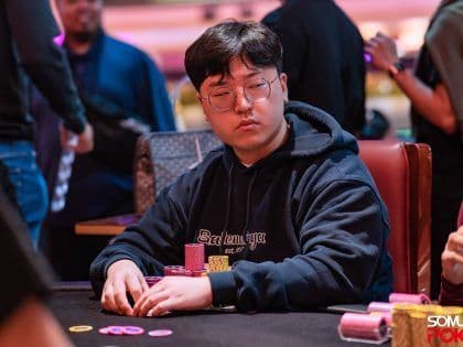 PS LIVE Manila Megastack 18: South Korea’s Shin Hyeonho closes Main Event Flight A with the lead; Three more flights to go