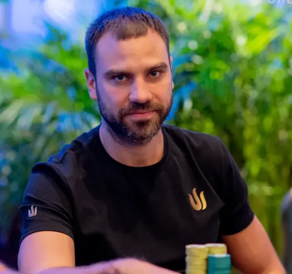 Danilo Velasevic Danilo Velasevic