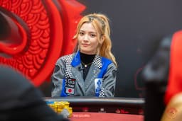 Sanechika Nana Nakamura