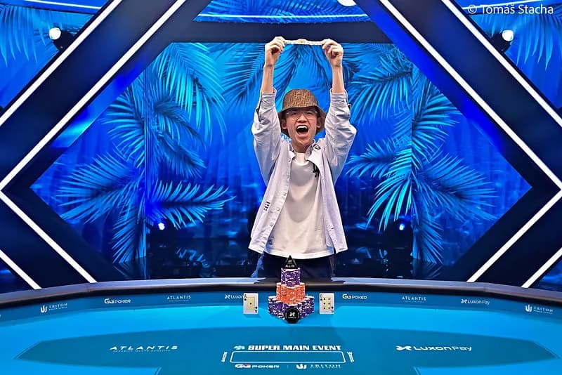China's Yinan Zhou Makes History, Wins Gold Bracelet in $25K WSOP Paradise Super Main Event