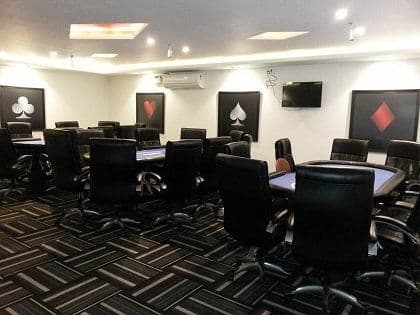 Indian Police crack down on card games closing 500 card rooms in Bengaluru