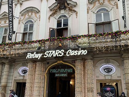 Rebuy Stars Casino Savarin entrance