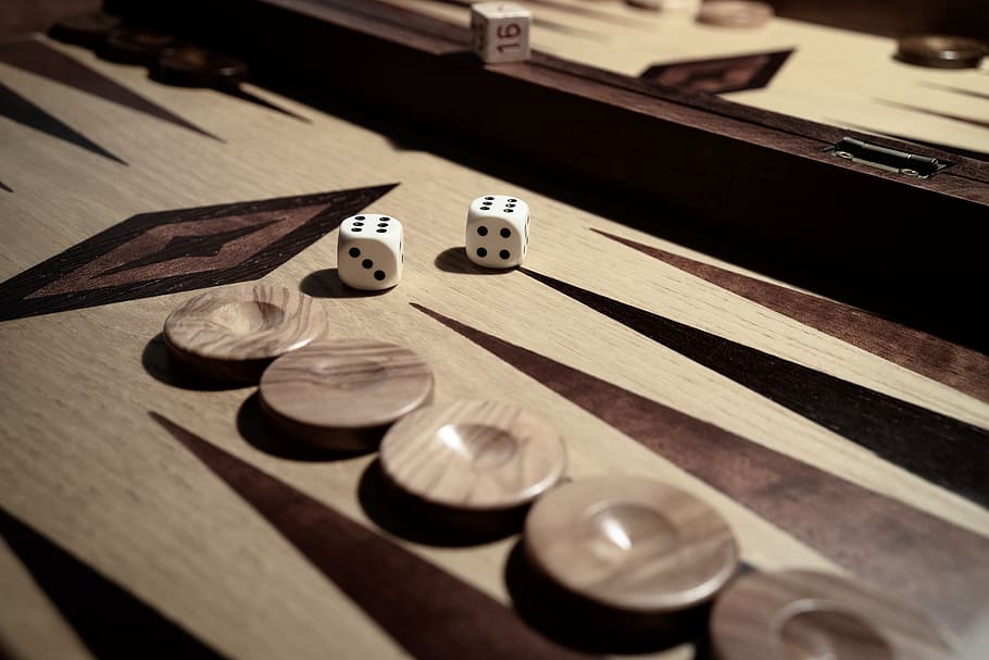 backgammon-strategy-play