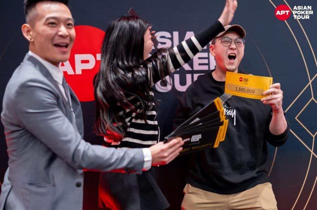 Chao Ting Cheng draw the biggest bounty at the APT Taipei 2024 Mystery Bounty Hunter